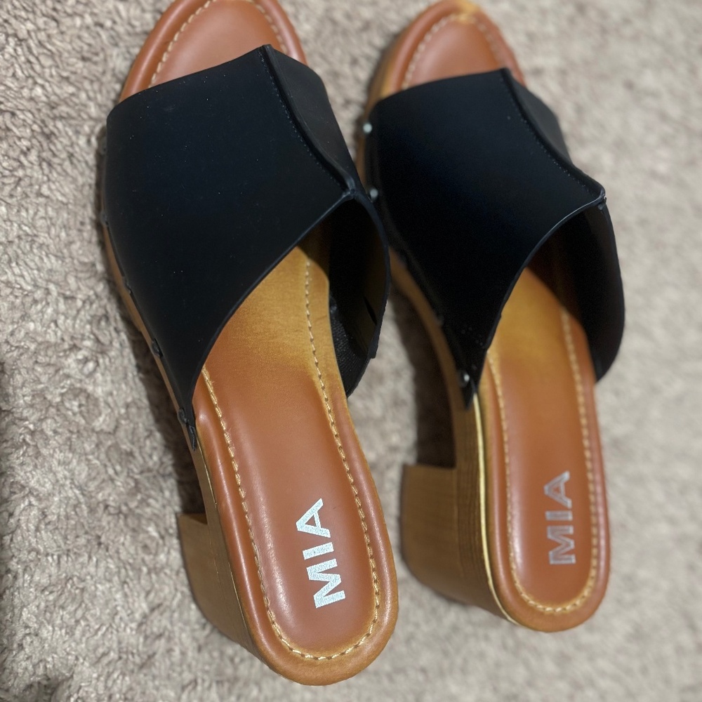 Black clogs -